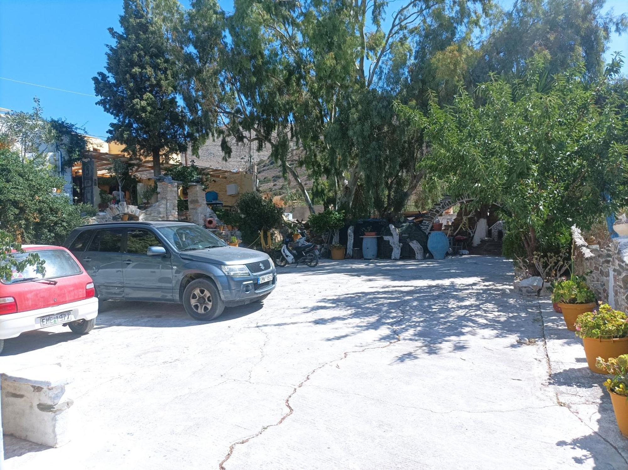 Aposperitis Rooms & Apartments Kini Exterior photo