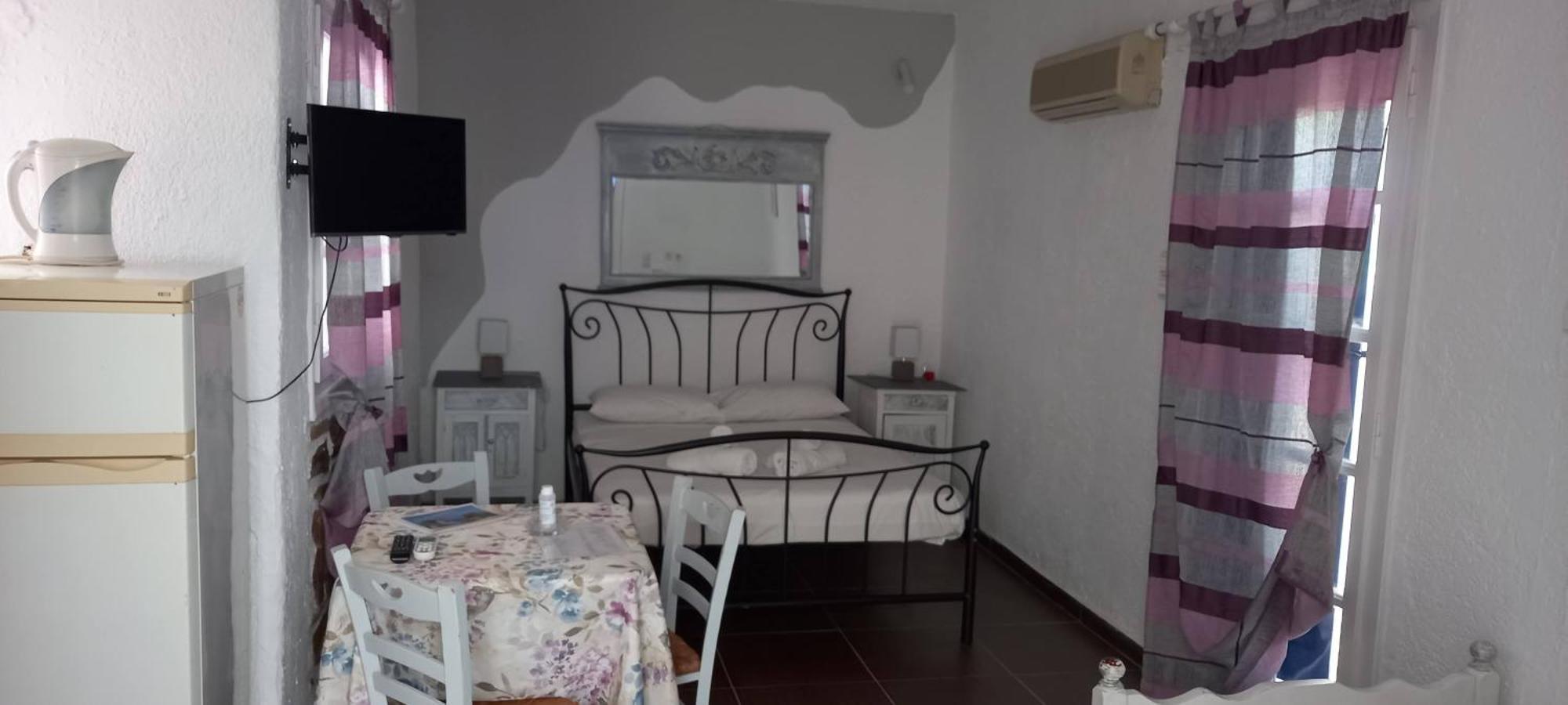 Aposperitis Rooms & Apartments Kini Exterior photo
