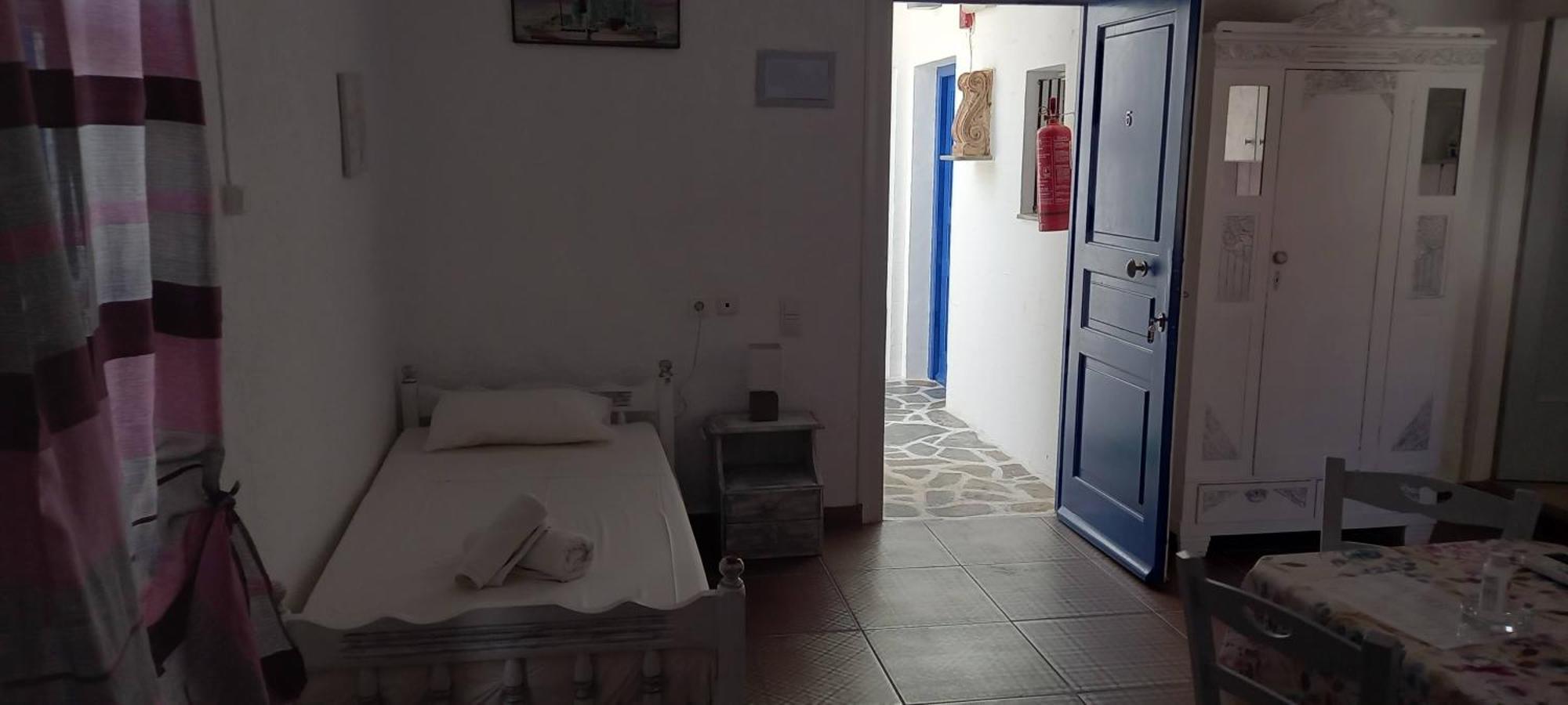 Aposperitis Rooms & Apartments Kini Exterior photo