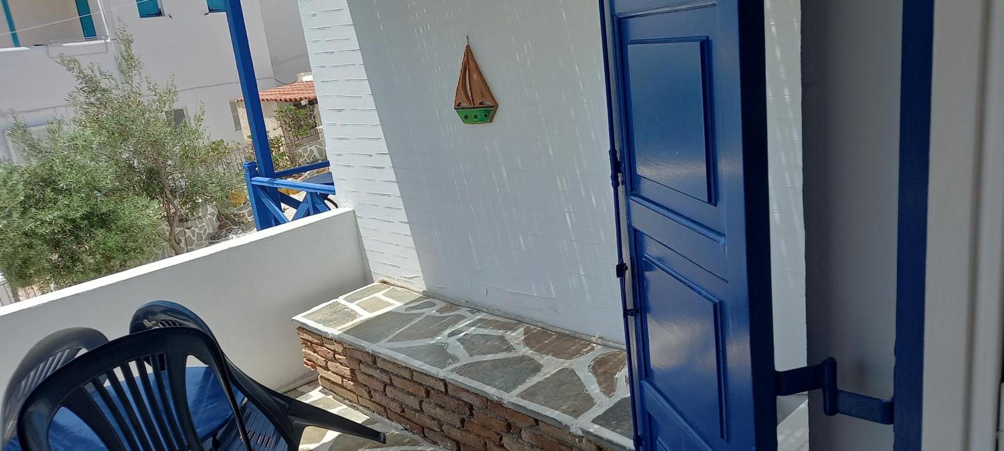 Aposperitis Rooms & Apartments Kini Exterior photo