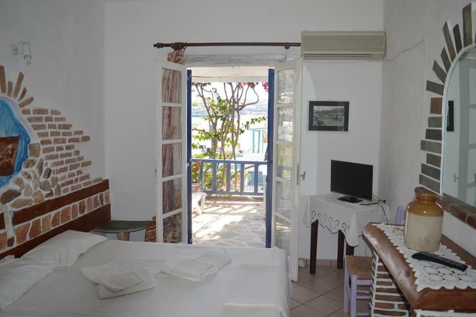 Aposperitis Rooms & Apartments Kini Exterior photo