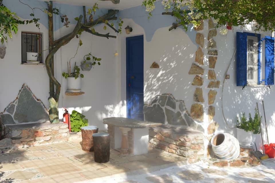 Aposperitis Rooms & Apartments Kini Exterior photo